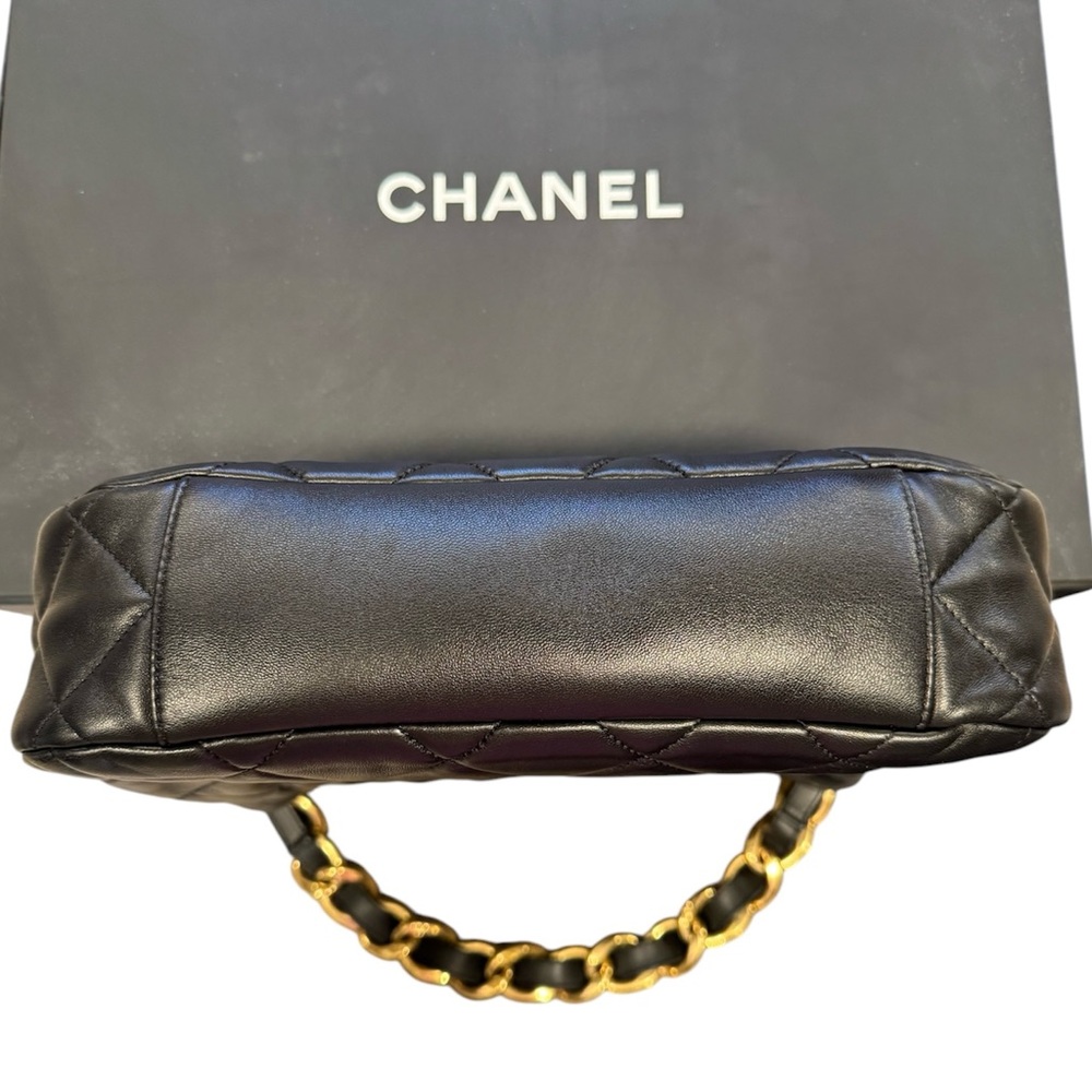 CHANEL Black and Gold Quilted Shoulder Bag with Iconic CC Logo - Picture 7 of 12